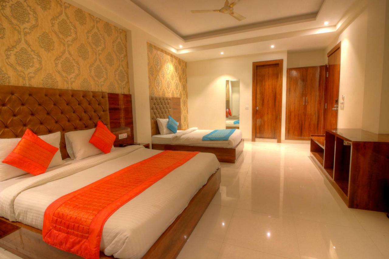 Hotel The Vegas Delhi Airport- A Boutique Hotel Yeni Delhi Dış mekan fotoğraf